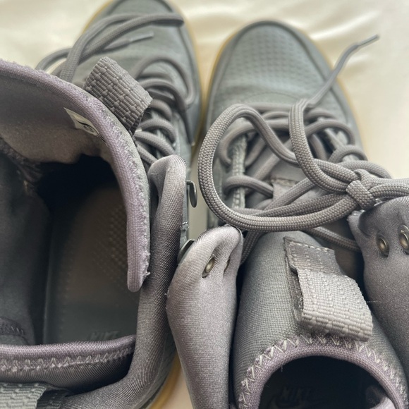 Nike - Picture 4 of 11